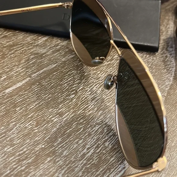 Christian Dior gold sunglasses - Picture 7 of 10